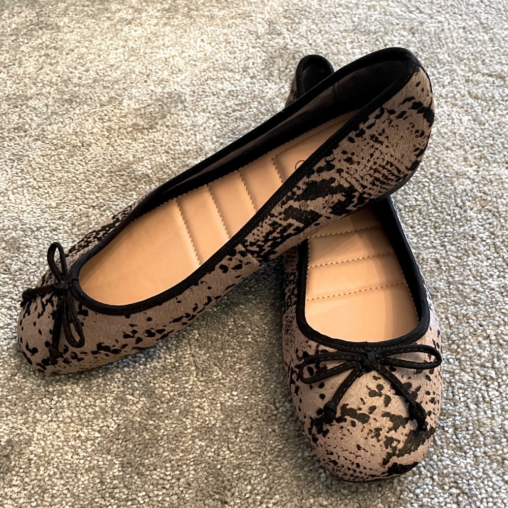 Me Too, Patterned Flats, 9.5, NWOT